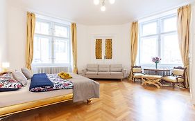 Apartment Malostranské Náměstí
